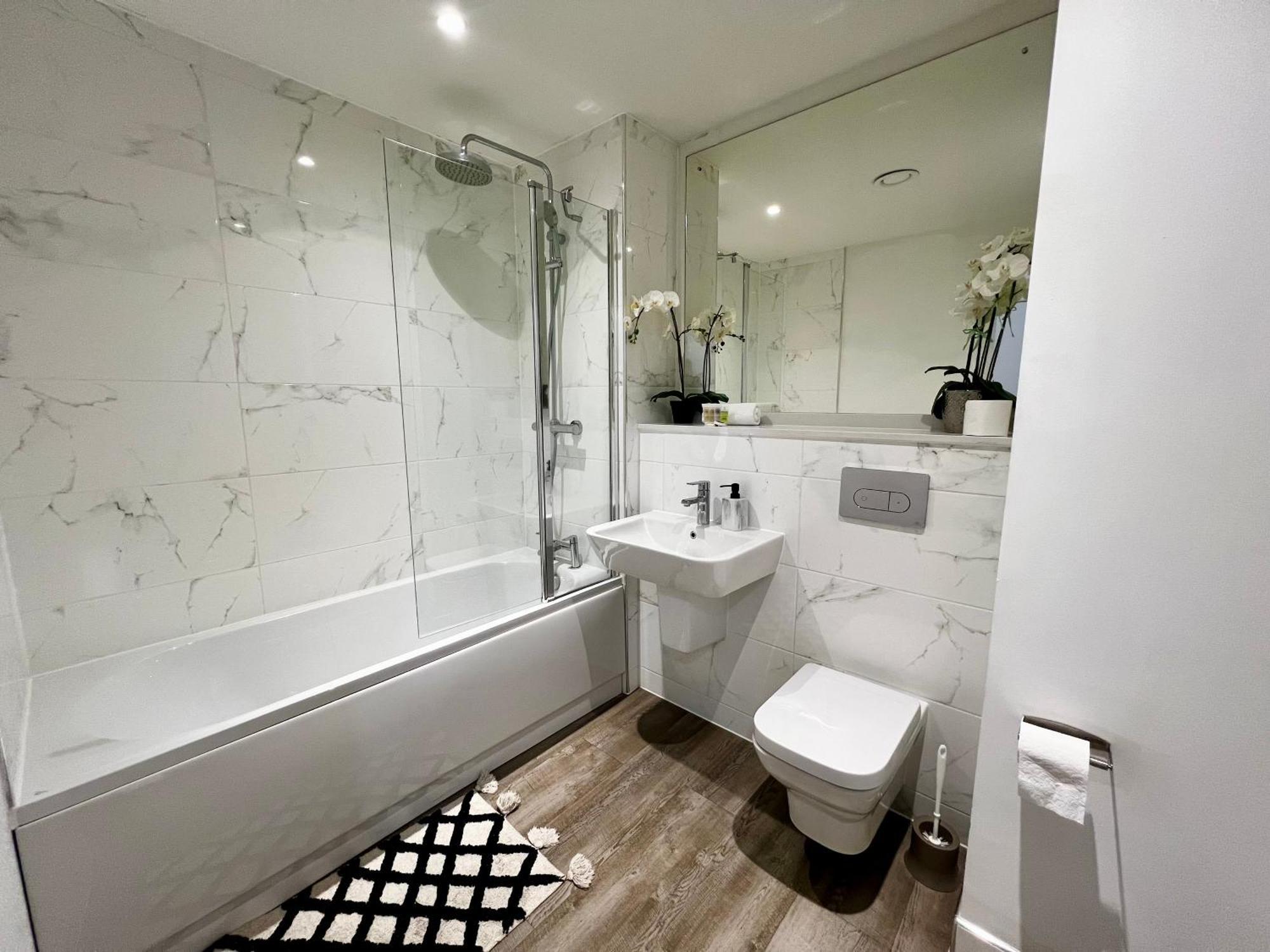 Premium Deals L Last-Minute Stay L 4 Min Walk To Birmingham Central Library L 18Th Floor 2 Bed 2 Bath City Centre Penthouse With Gym & Netflix By Jvt Short Lets Exteriér fotografie